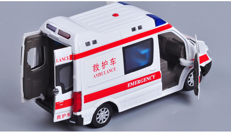 toy ambulance 1/32