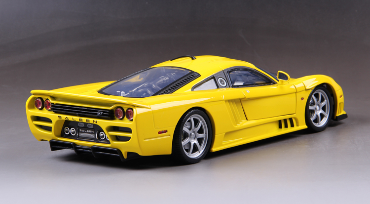 1 12 scale plastic model cars